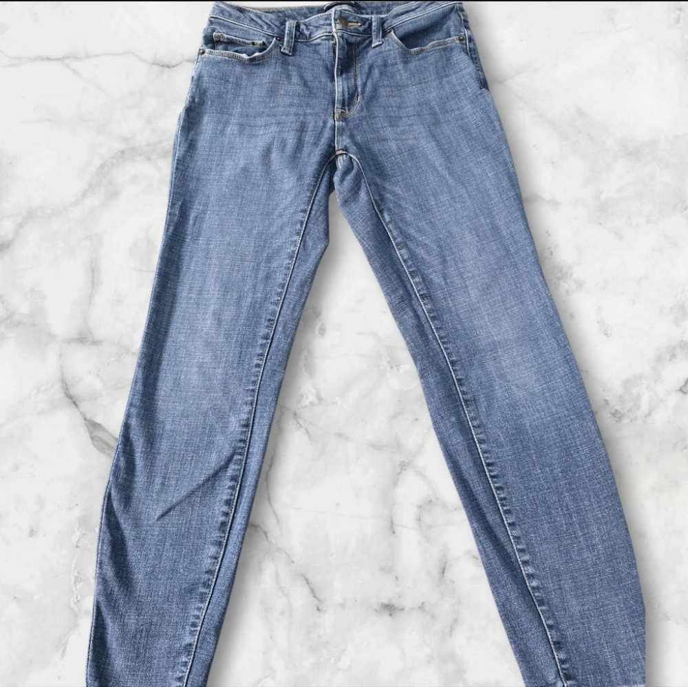 Calvin Klein Jeans Women's Straight Leg in Light Blue